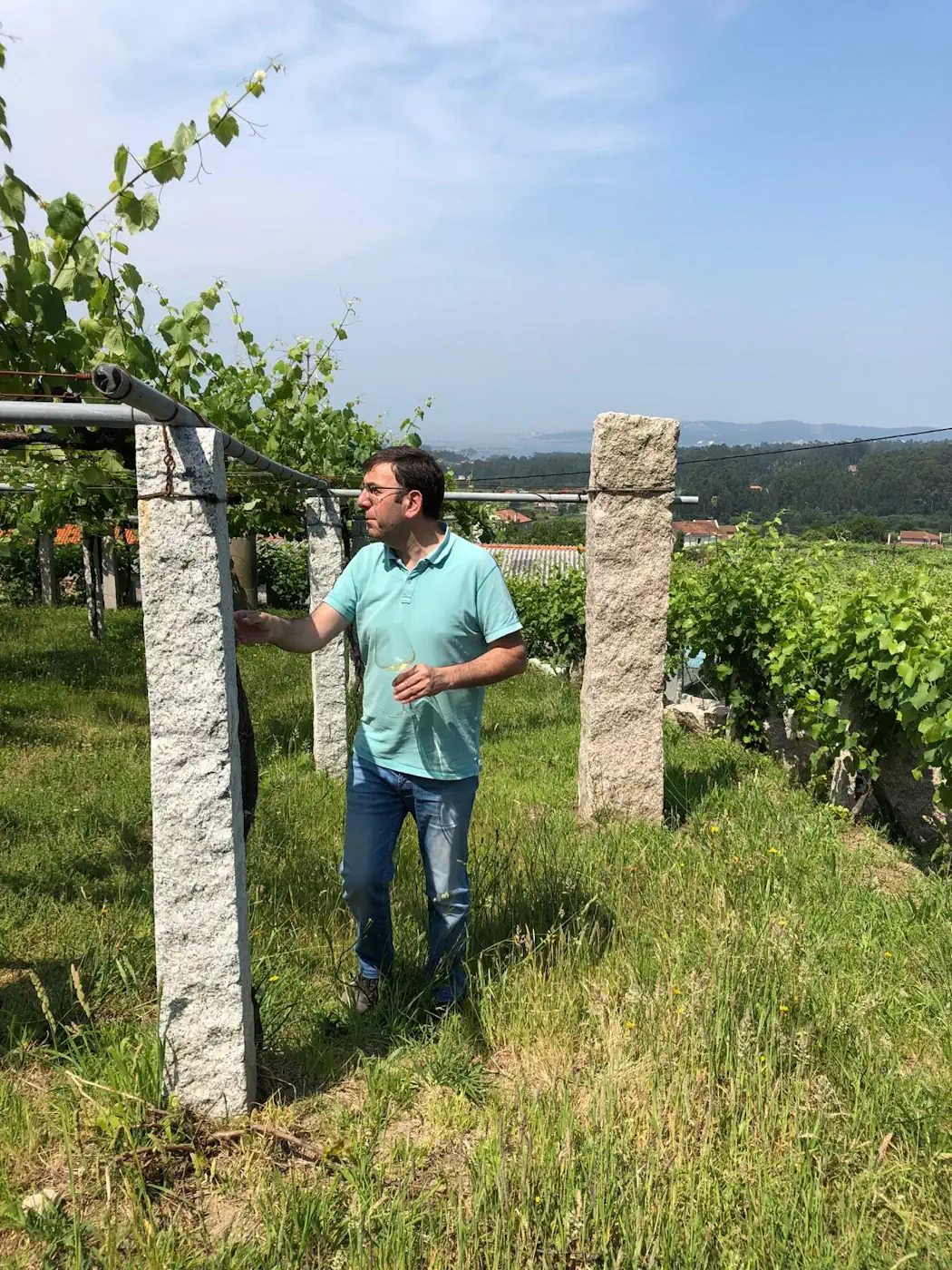 eulogio pomares_visitando la bodega