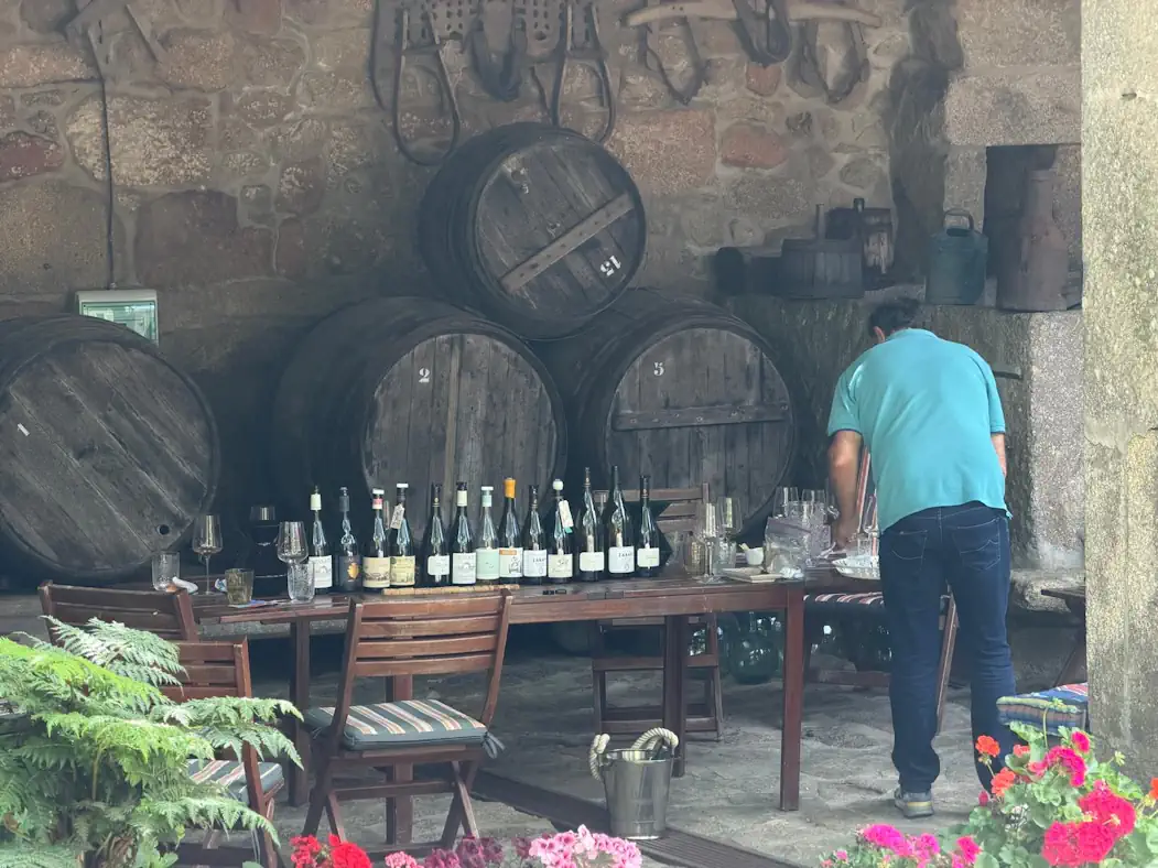 eulogio pomares_visitando la bodega
